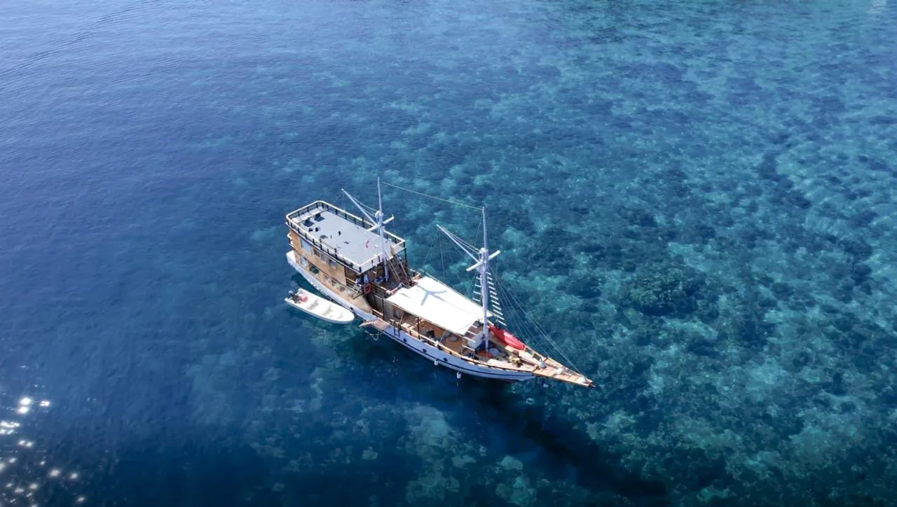Phinisi Boat
